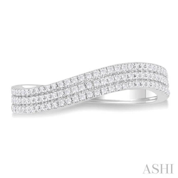 1/3 Ctw Curvy Triple Row Round Cut Diamond Fashion Band in 14K White Gold