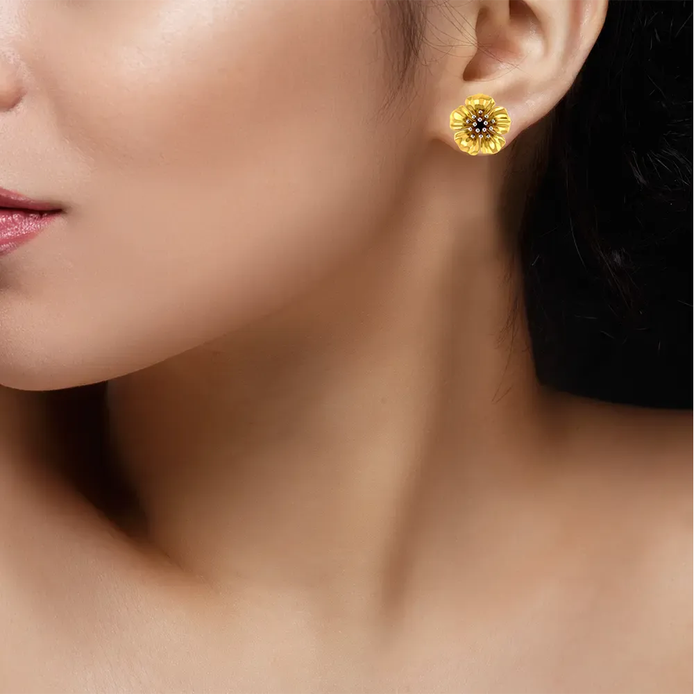 14k Beautiful Floral Studs With Gold Petals