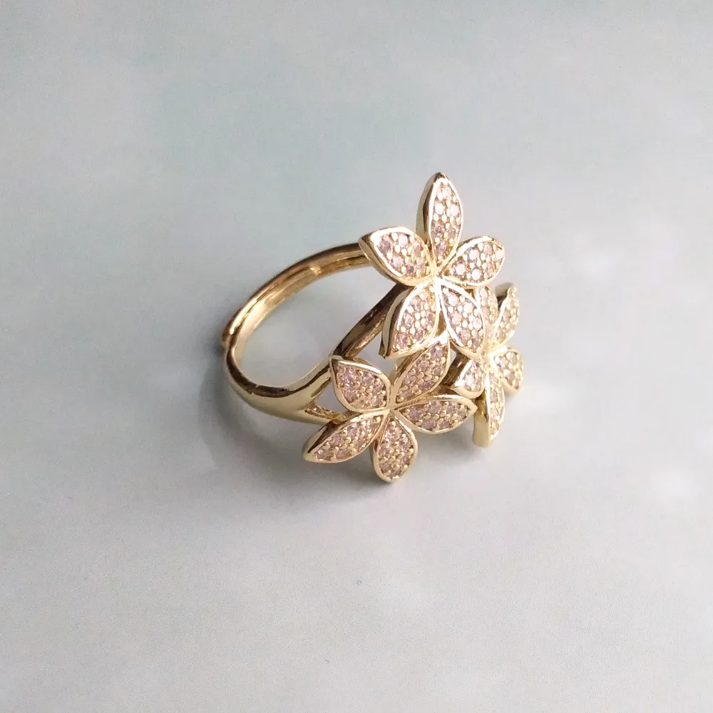 5 Petal Flower Cluster Ring