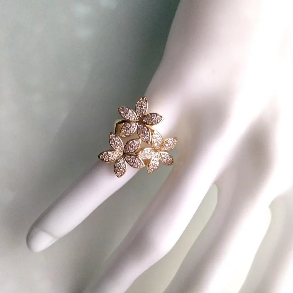 5 Petal Flower Cluster Ring