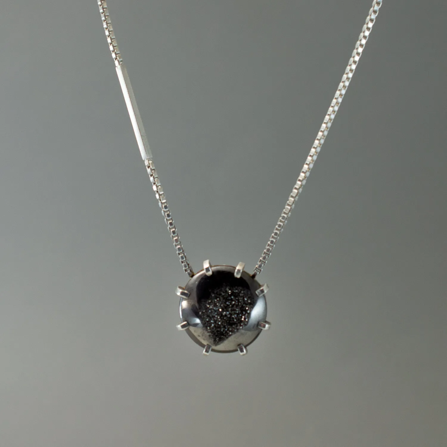 BLACK DRUZY STATION NECKLACE