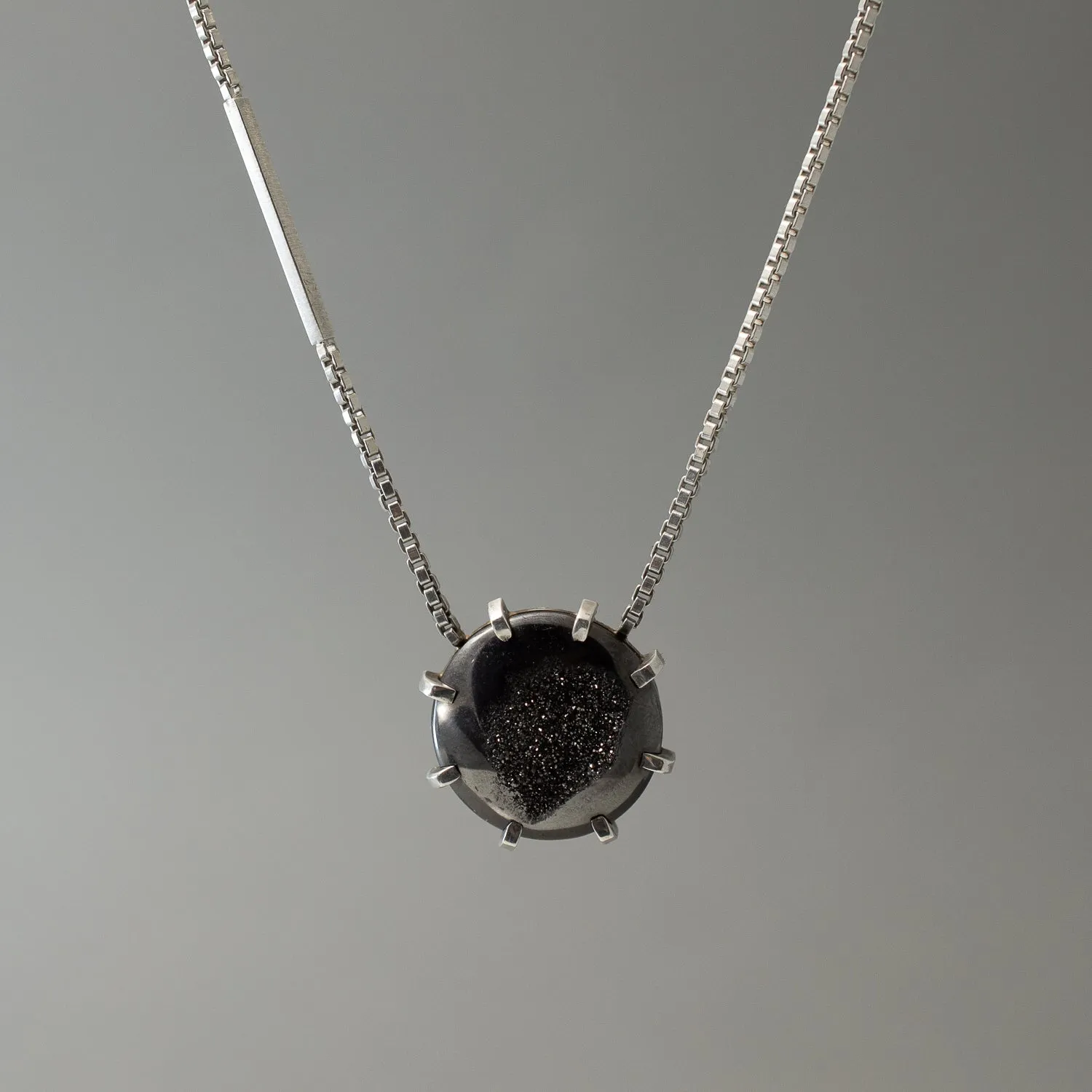 BLACK DRUZY STATION NECKLACE