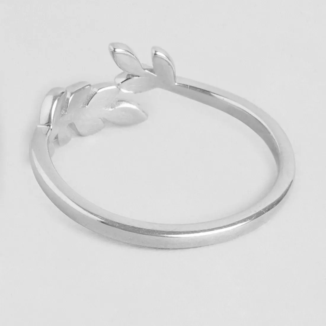 Graceful Rhodium Plated 925 Sterling Silver Leaf Ring