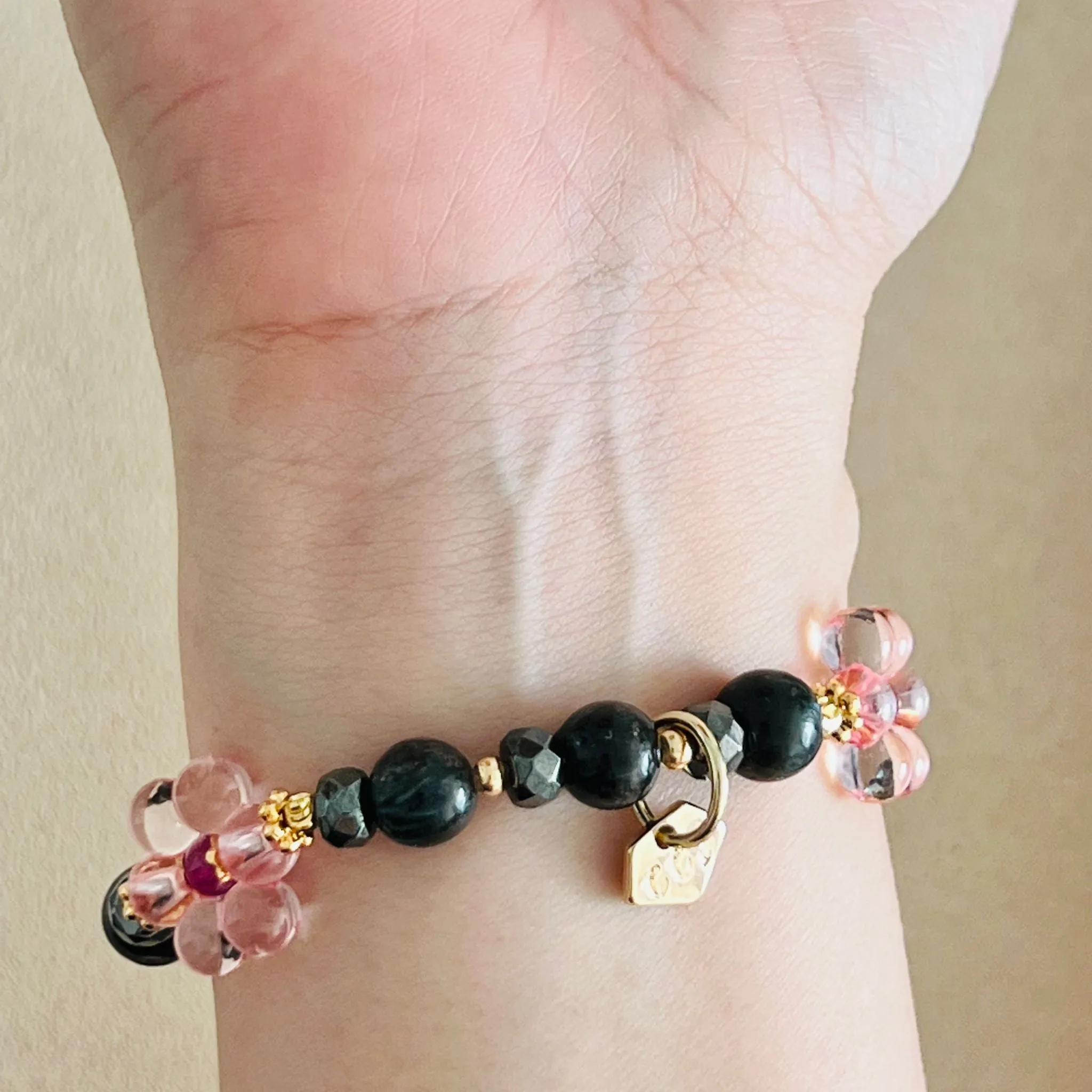 I Am A Queen Flowers Bracelet