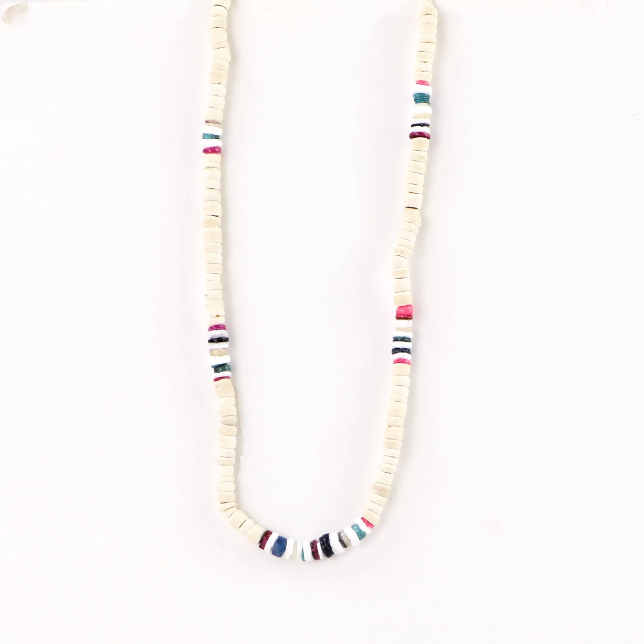 Putih Surf Bead Necklace