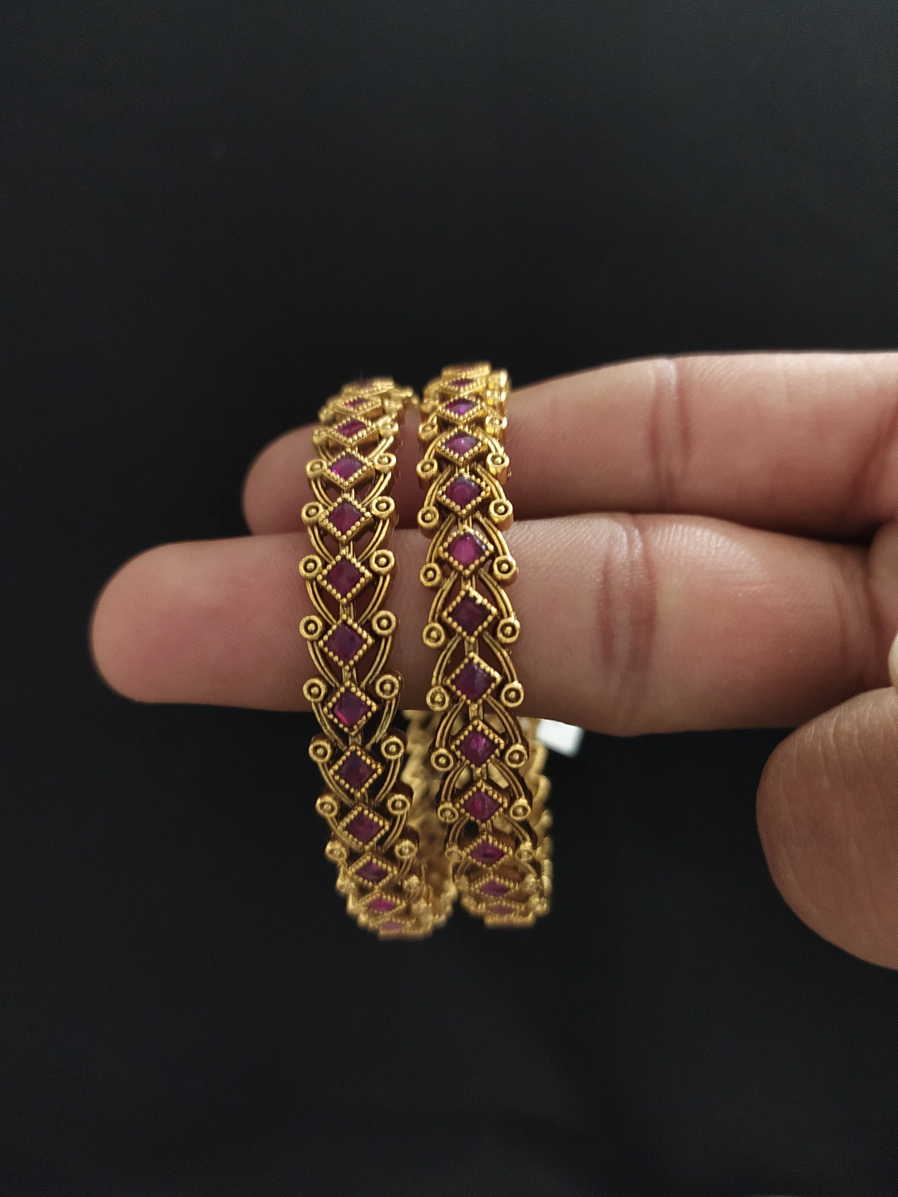 "Antique Rhombus-Shaped Ruby Bangles"