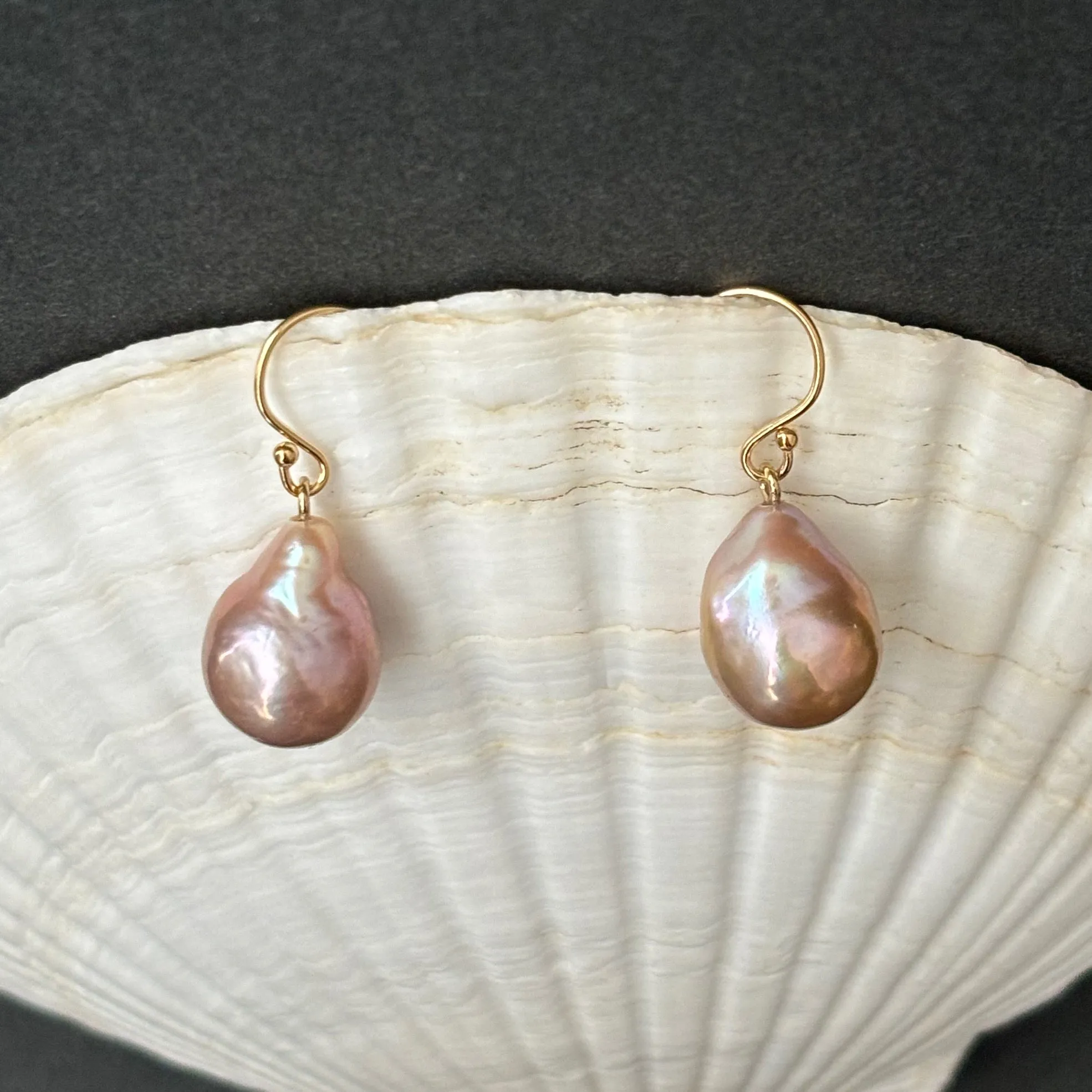 SIMPLE JAPAN KASUMI GOLDEN PINK TONE PEARL EARRINGS