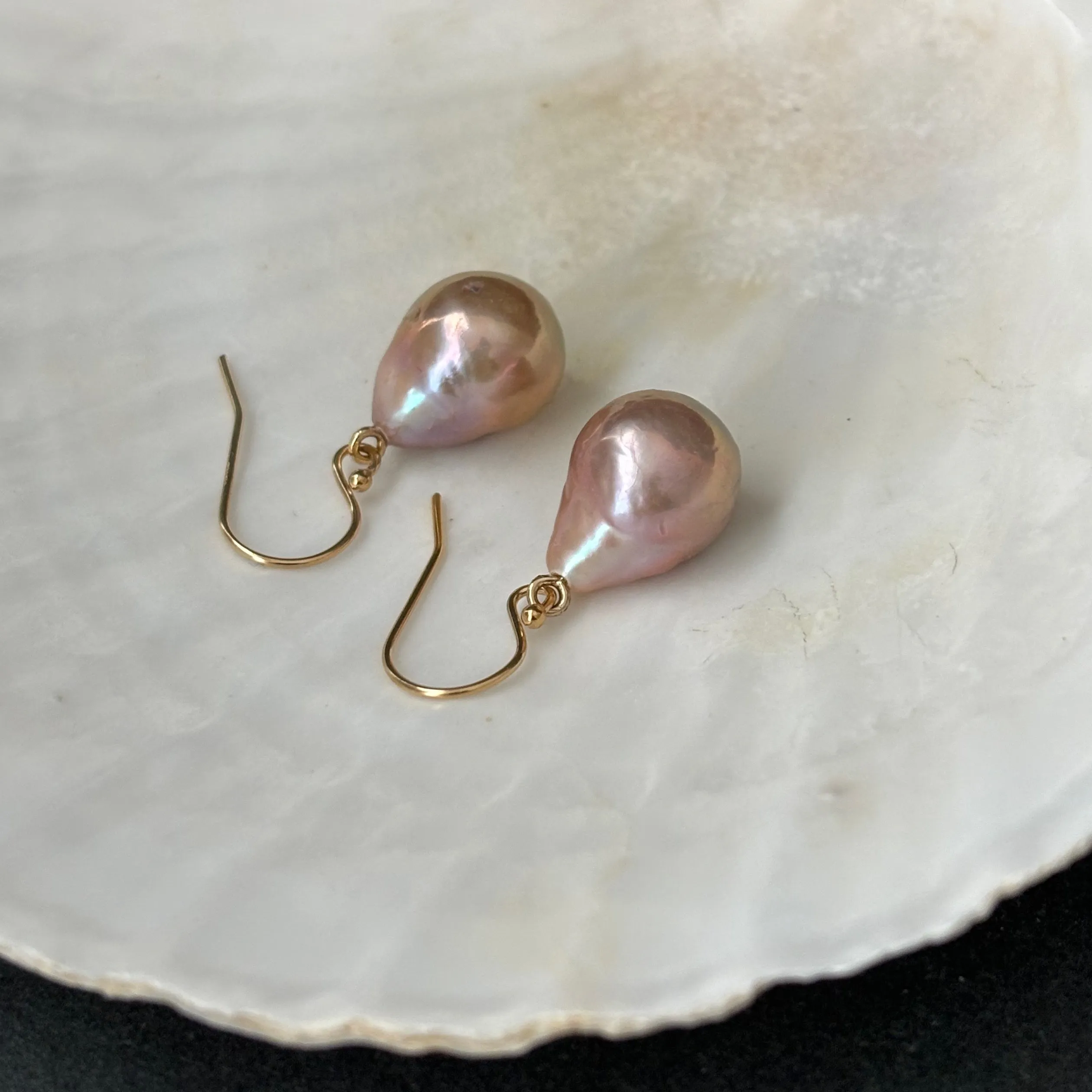 SIMPLE JAPAN KASUMI GOLDEN PINK TONE PEARL EARRINGS