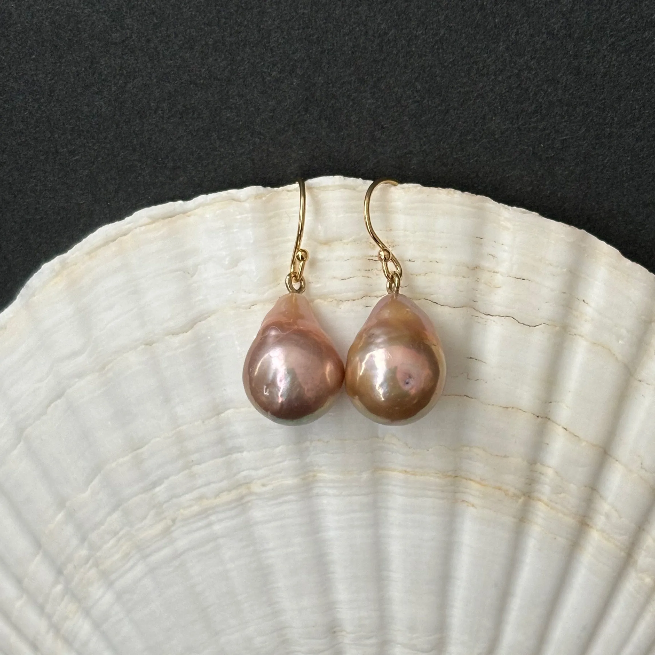 SIMPLE JAPAN KASUMI GOLDEN PINK TONE PEARL EARRINGS