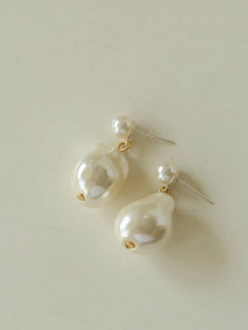 Simple Single Baroque Pearl Short Drop Earrings