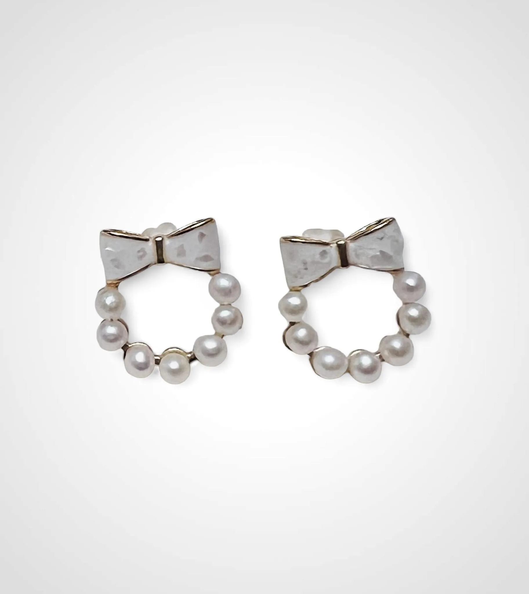 Sweetheart Pearl Bow Earrings