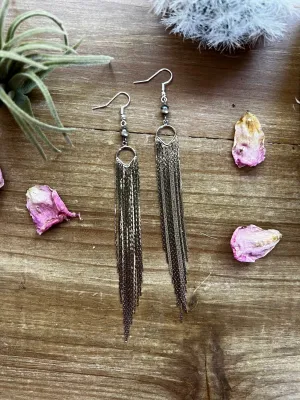 The chic dangle earrings